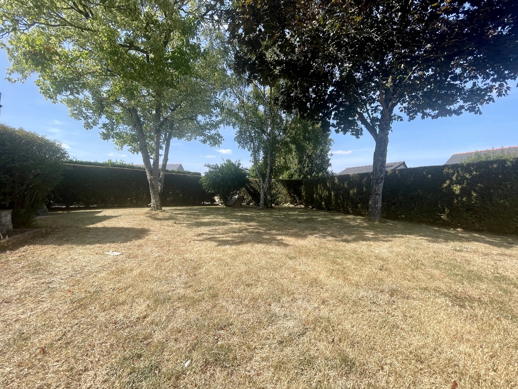 Saint Armel, Agréable maison de 105 m²de Plain Pied dans un Quartier Calme avec son Jardin Clos & Arboré