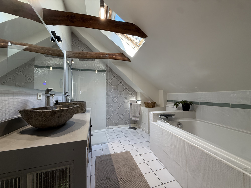 Quimper Centre historique. Une Adresse Confidentielle, un Lieu chargé d’histoire, Une Rénovation d’exception