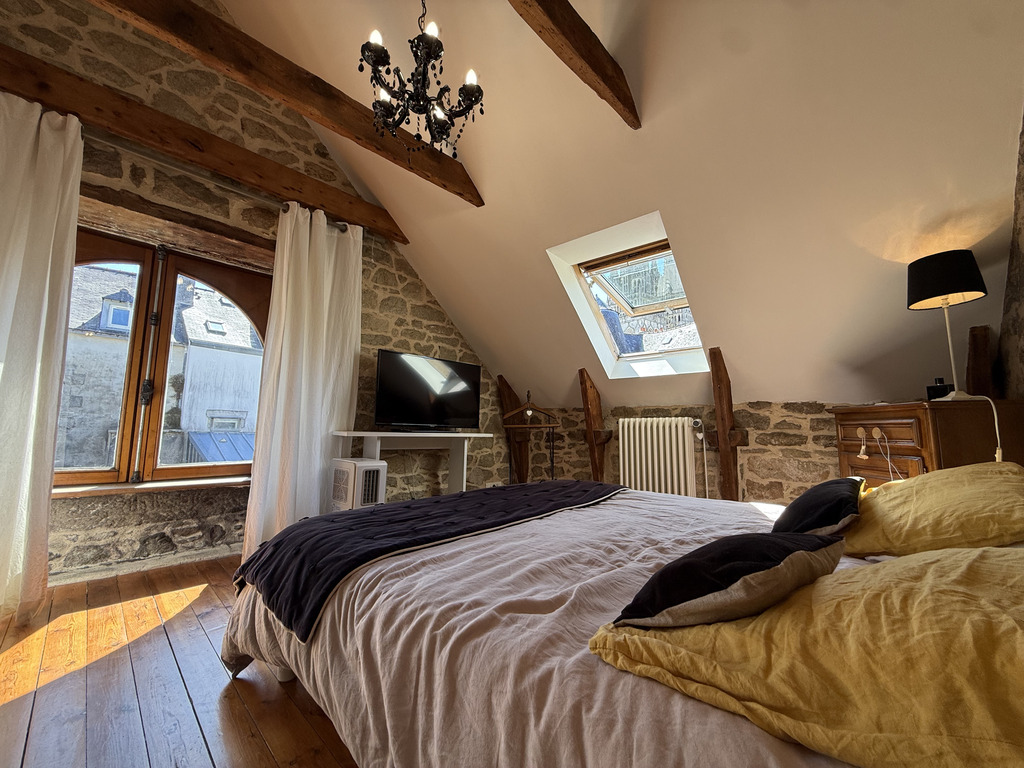 Quimper Centre historique. Une Adresse Confidentielle, un Lieu chargé d’histoire, Une Rénovation d’exception