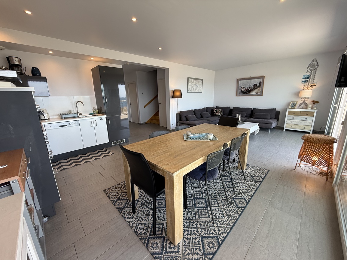 Penmarc’h – Contemporaine de 110 m² Surplombant la Mer Proche des Commerces & Plages