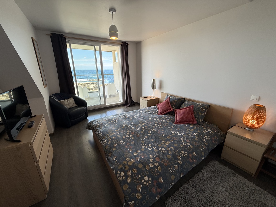 Penmarc’h – Contemporaine de 110 m² Surplombant la Mer Proche des Commerces & Plages