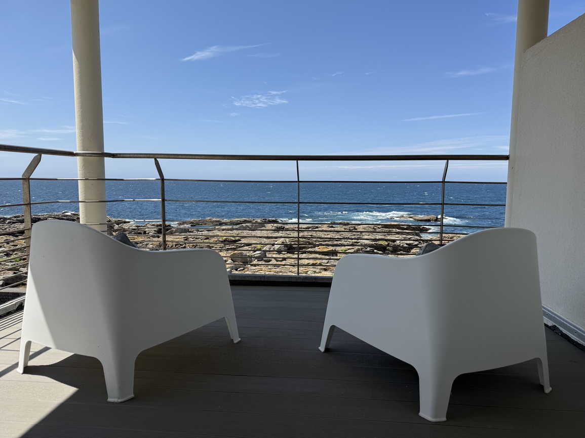 Penmarc’h – Contemporaine de 110 m² Surplombant la Mer Proche des Commerces & Plages