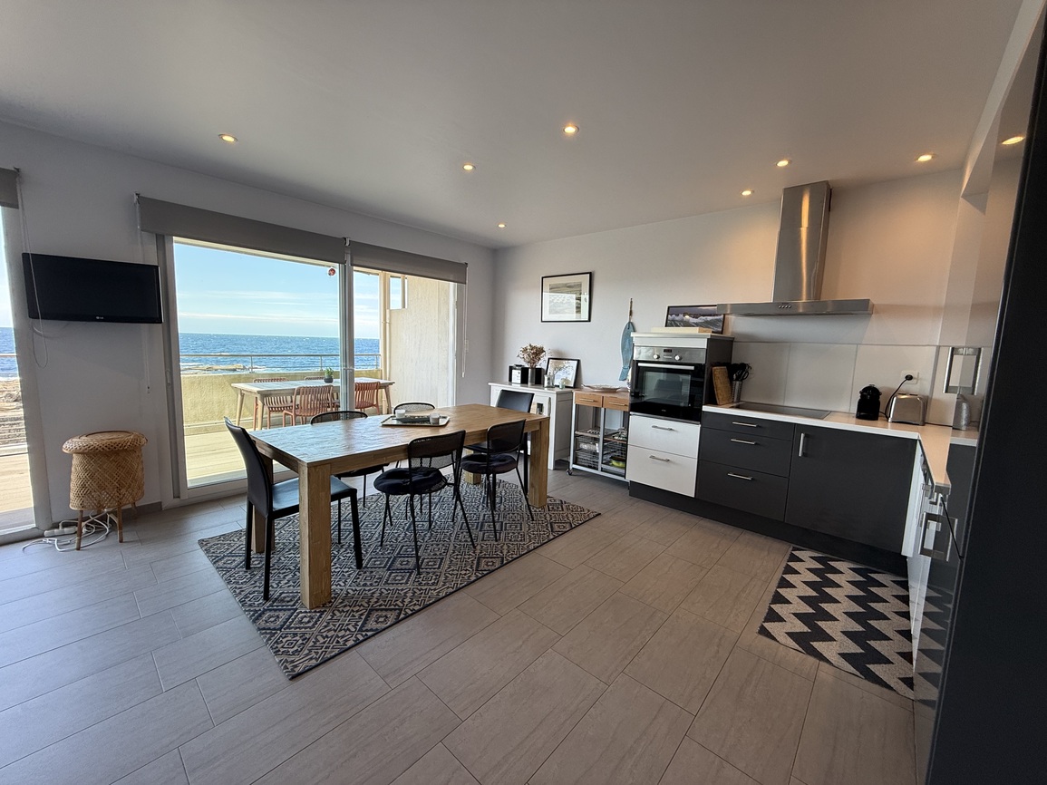 Penmarc’h – Contemporaine de 110 m² Surplombant la Mer Proche des Commerces & Plages