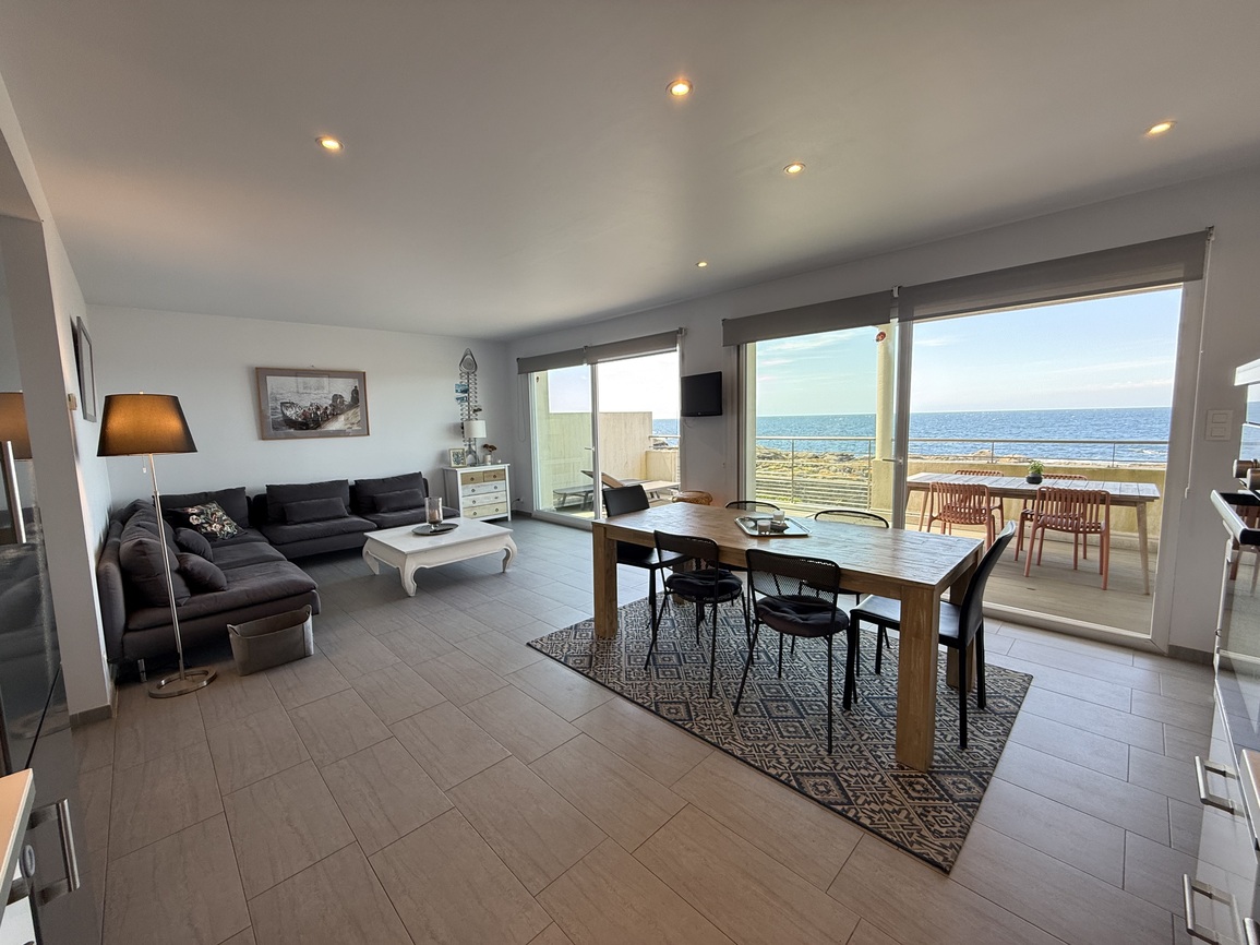 Penmarc’h – Contemporaine de 110 m² Surplombant la Mer Proche des Commerces & Plages