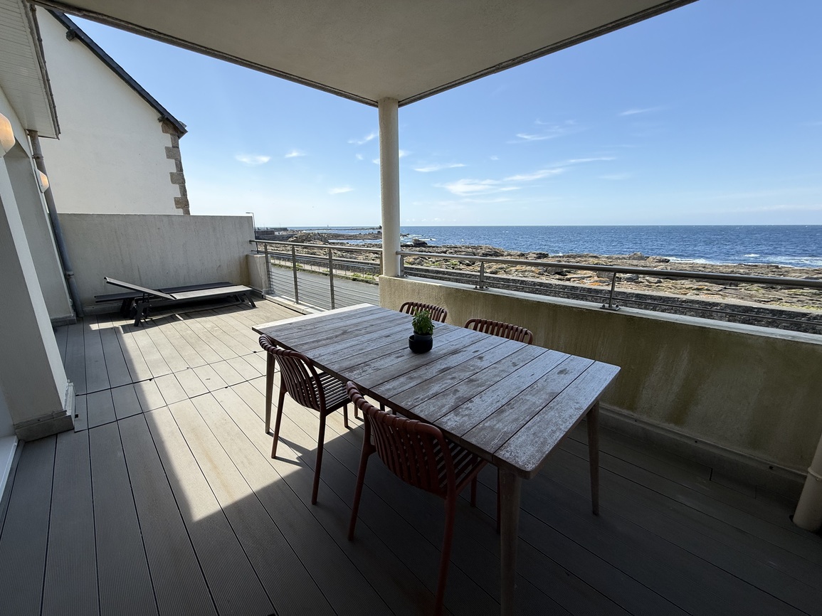 Penmarc’h – Contemporaine de 110 m² Surplombant la Mer Proche des Commerces & Plages