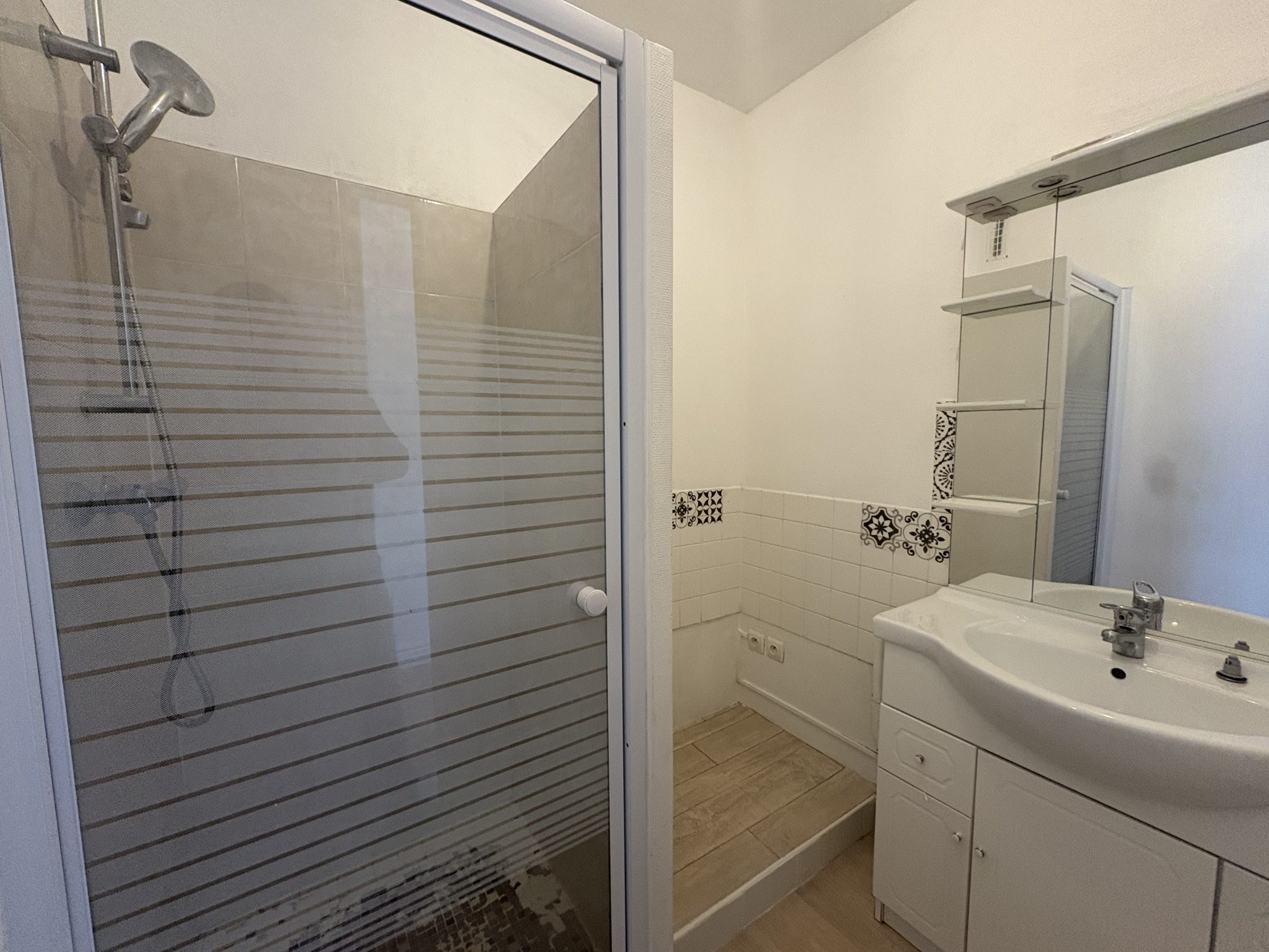 Exclusivité Agence- Espace & Luminosité Pour Ce T2 de 57 m² Sur Les Bords Du Halage