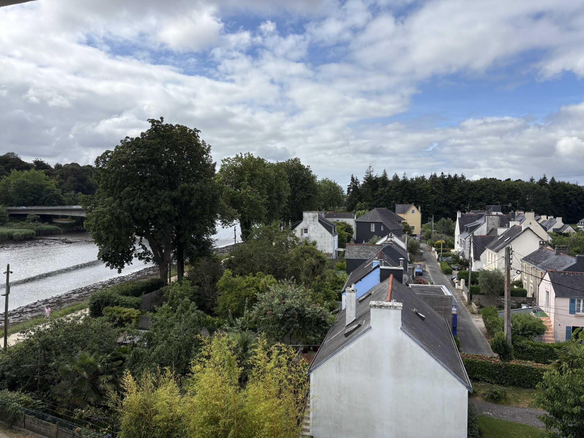 Exclusivité Agence- Espace & Luminosité Pour Ce T2 de 57 m² Sur Les Bords Du Halage