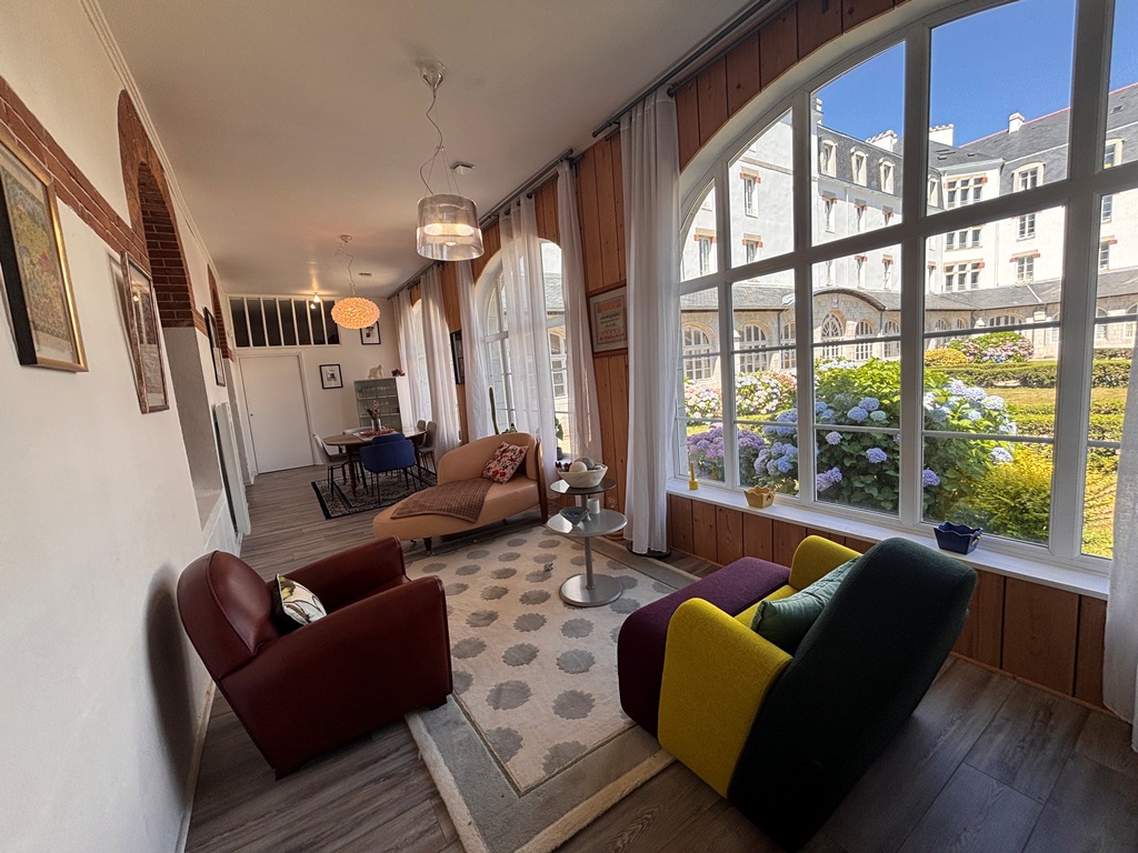 Quimper Kerfeunteun “Séminaire” Appartement T4 de 157 m² Au Cœur des Commerces Aux Prestations de Qualités.