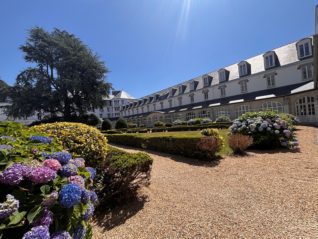 Quimper Kerfeunteun “Séminaire” Appartement T4 de 157 m² Au Cœur des Commerces Aux Prestations de Qualités.