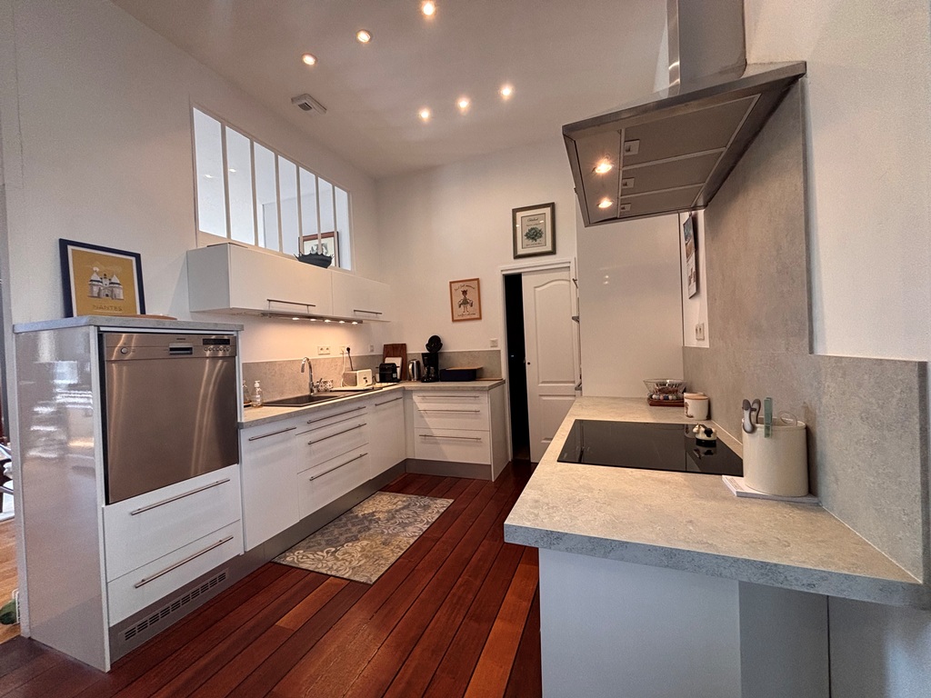 Quimper Kerfeunteun “Séminaire” Appartement T4 de 157 m² Au Cœur des Commerces Aux Prestations de Qualités.