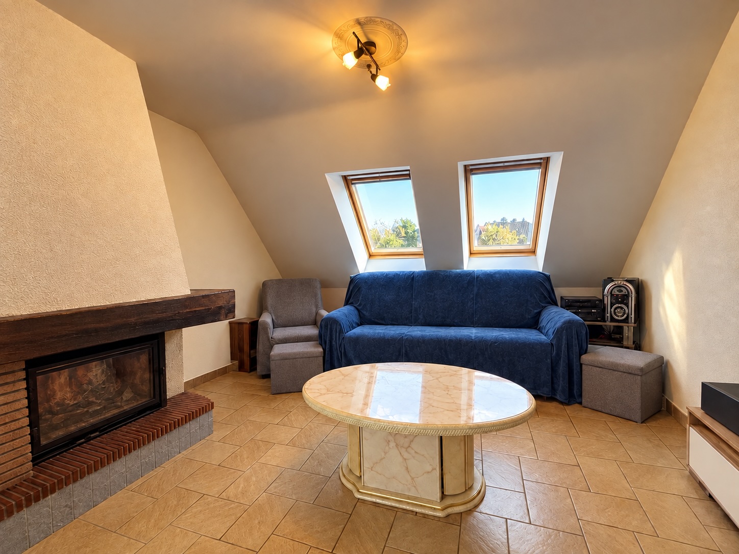 Saint-Yvi – Maison en Plein Bourg de 95 m² sur Terrain Clos de 780m² & Garage
