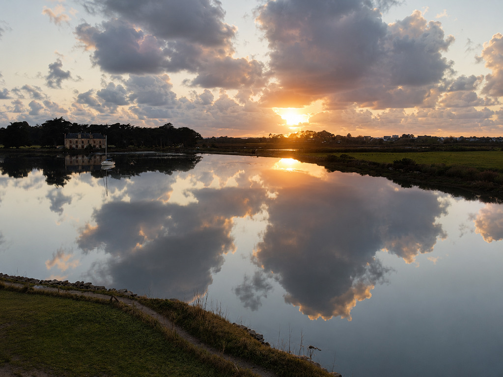 Le Golfe du Morbihan Pour Seul Horizon – Propriété d’Exception de 260m² ” Les Pieds Dans l’Eau”