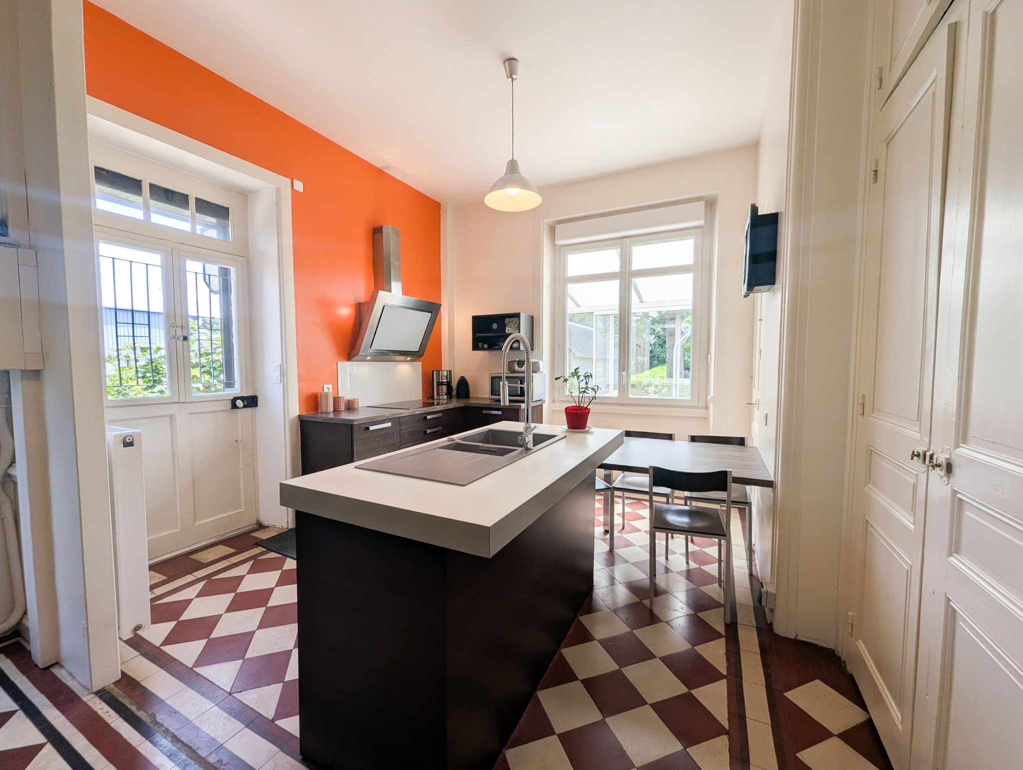 Ploërmel Centre – L’Authentique & Généreuse Maison De Maître 258 m² – Jardin Intime 1900 m²