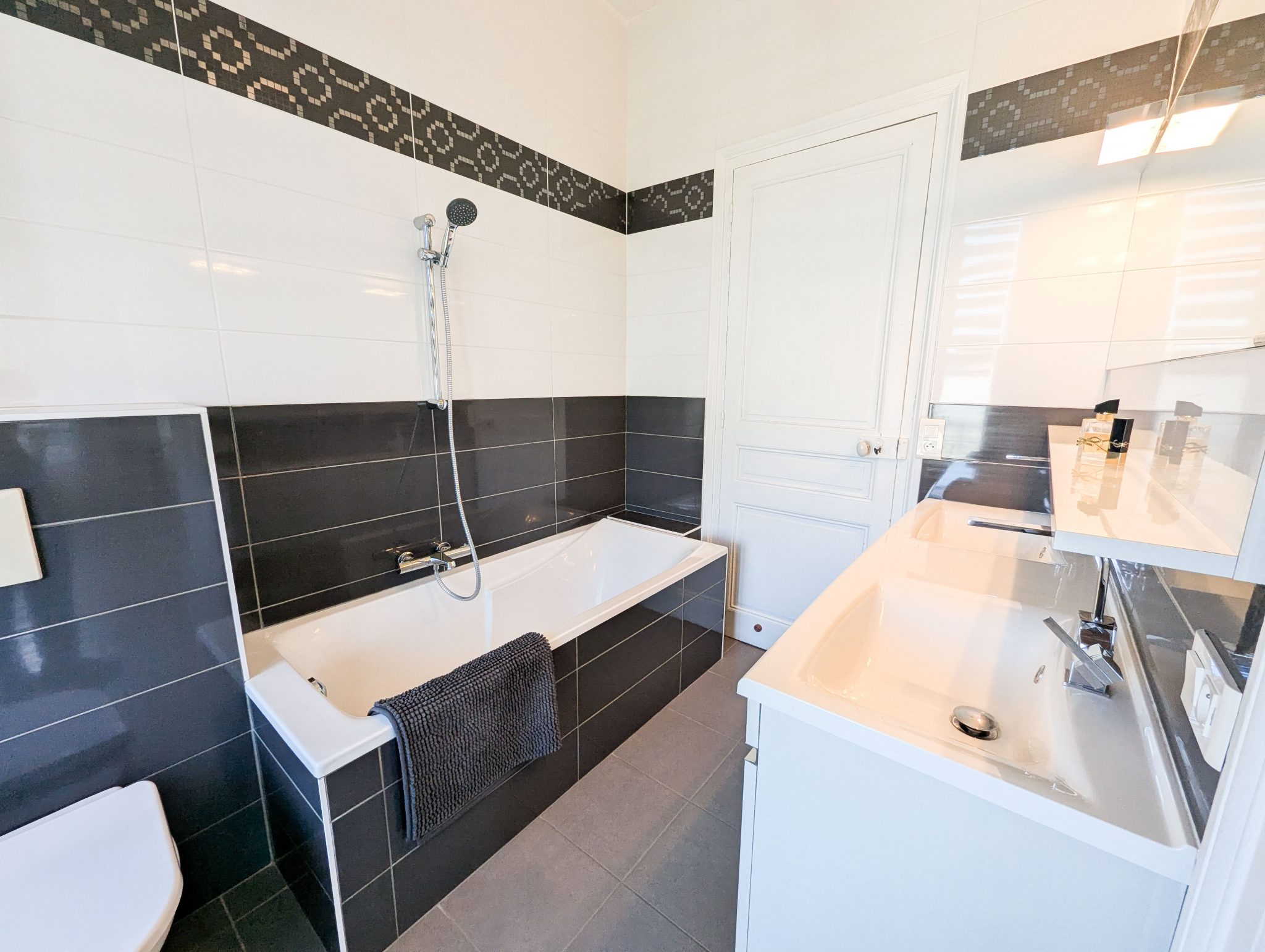 Ploërmel Centre – L’Authentique & Généreuse Maison De Maître 258 m² – Jardin Intime 1900 m²