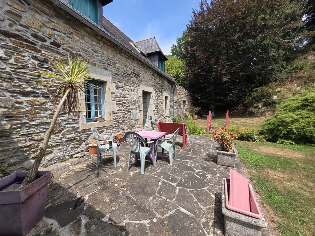 TREMEOC, Sur le Plan d’eau de Moulin Neuf, L’Opportunité Rarissime d’un Moulin avec Son terrain de plus d’un Hectare