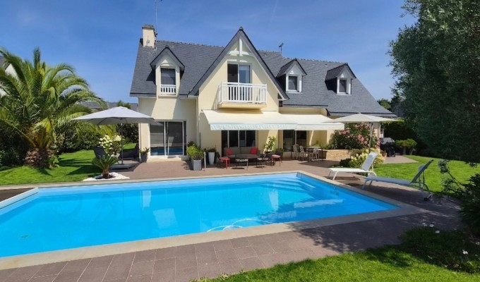 Fouesnant Beg Meil – A 700 mètres de la plage, Élégante Maison d’Architecte de 205 m² & Piscine Chauffée