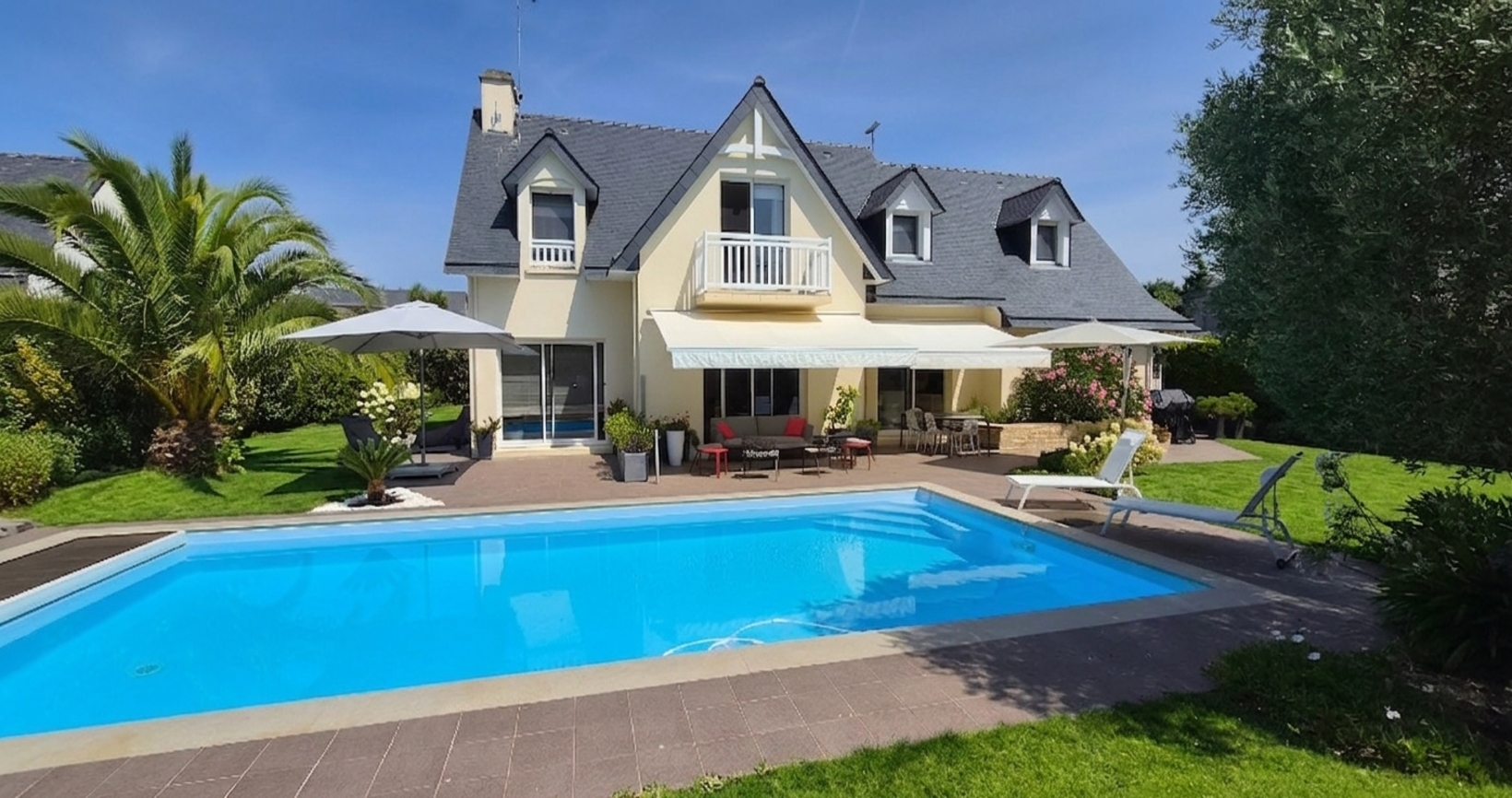 Fouesnant Beg Meil – A 700 mètres de la plage, Élégante Maison d’Architecte de 205 m² & Piscine Chauffée