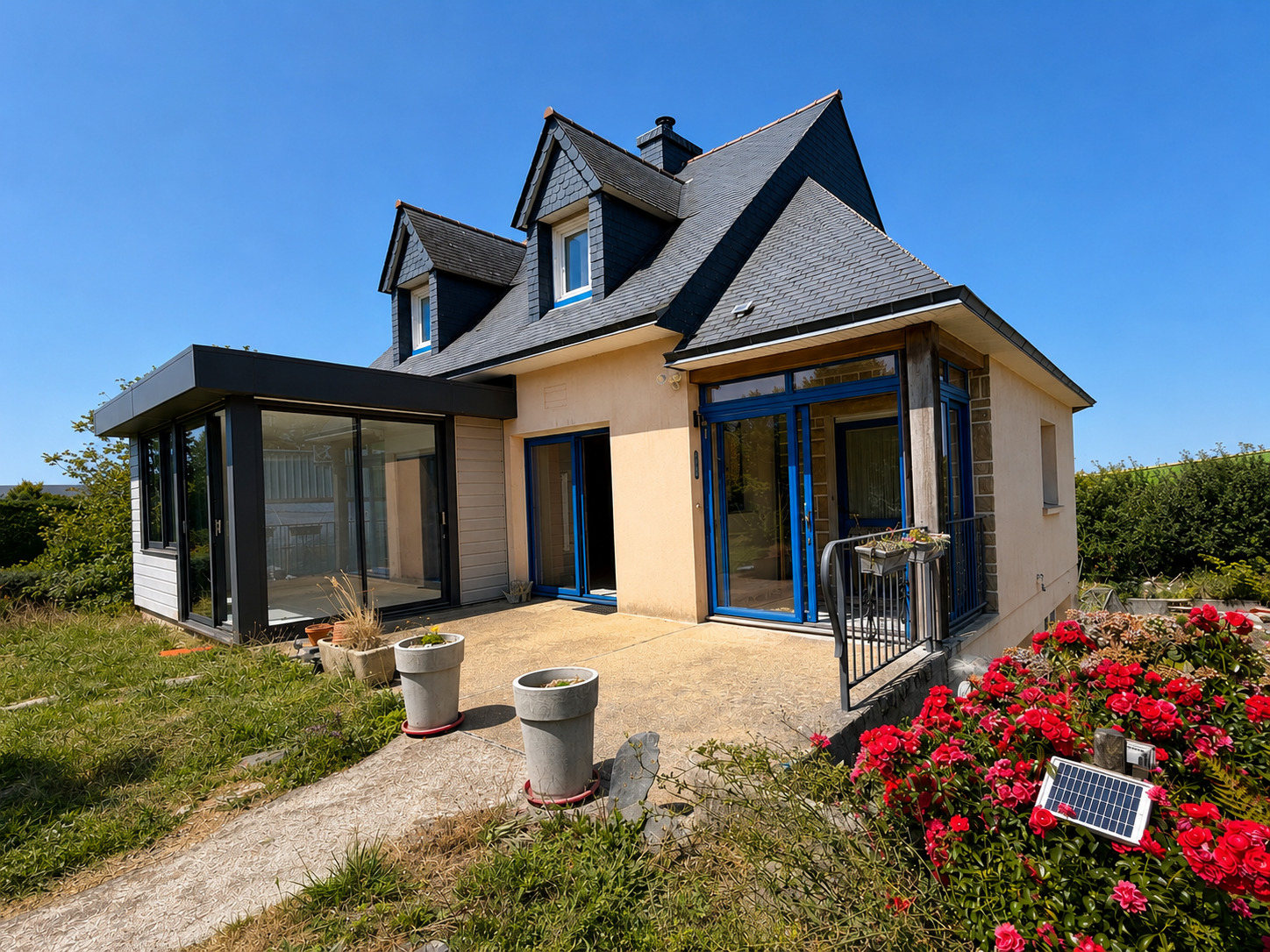 Quimper 10 mn , Prestations Qualitatives Pour  Maison Contemporaine  Sur Sous- sol et Son Atelier Indépendant