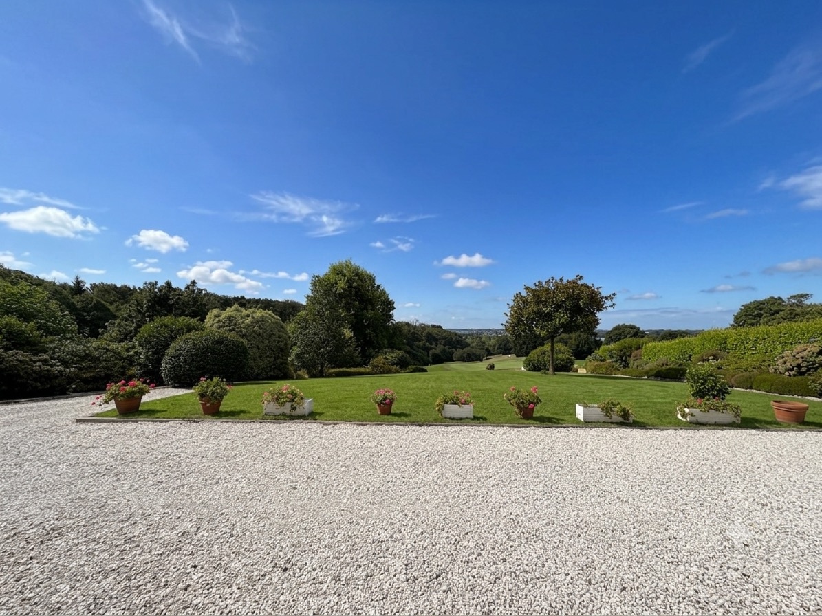 La Forêt-Fouesnant – Maison D’architecte Avec Vue Sur Le Golfe Et La Baie Et Ses 3 000 m² De Jardin