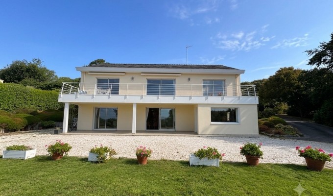 La Forêt-Fouesnant – Maison D’architecte Avec Vue Sur Le Golfe Et La Baie Et Ses 3 000 m² De Jardin