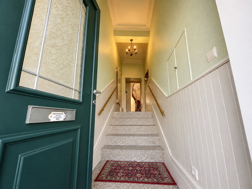 Port-Louis – La Généreuse & Charismatique Maison de Maître de 270 m² Face au Port