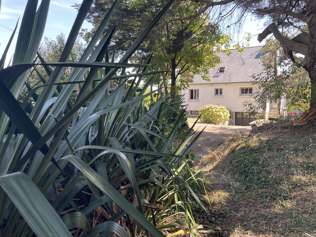 Trégunc – Maison À Révéler, Jardin Magnifique Et Plages À Pied
