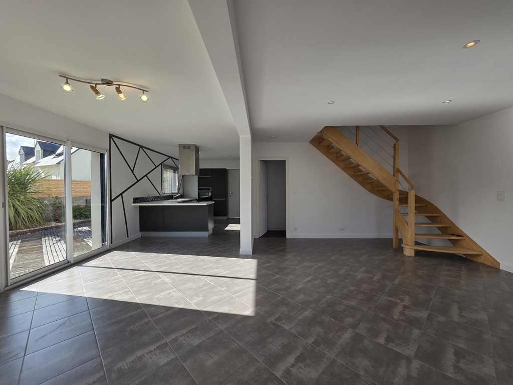 Exclusivité Agence, PONT L’ABBE, Centre ville & Rivière à Pied, Maison Contemporaine Avec Garage & Jardin