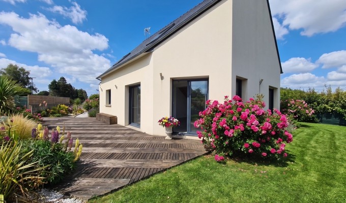 Exclusivité Agence, PONT L’ABBE, Centre ville & Rivière à Pied, Maison Contemporaine Avec Garage & Jardin