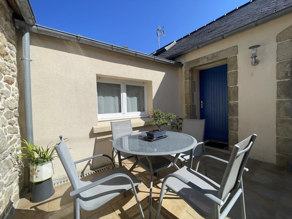Douarnenez – Tréboul, Charmant Plain-Pied En Pierre Avec Cour & Stationnement