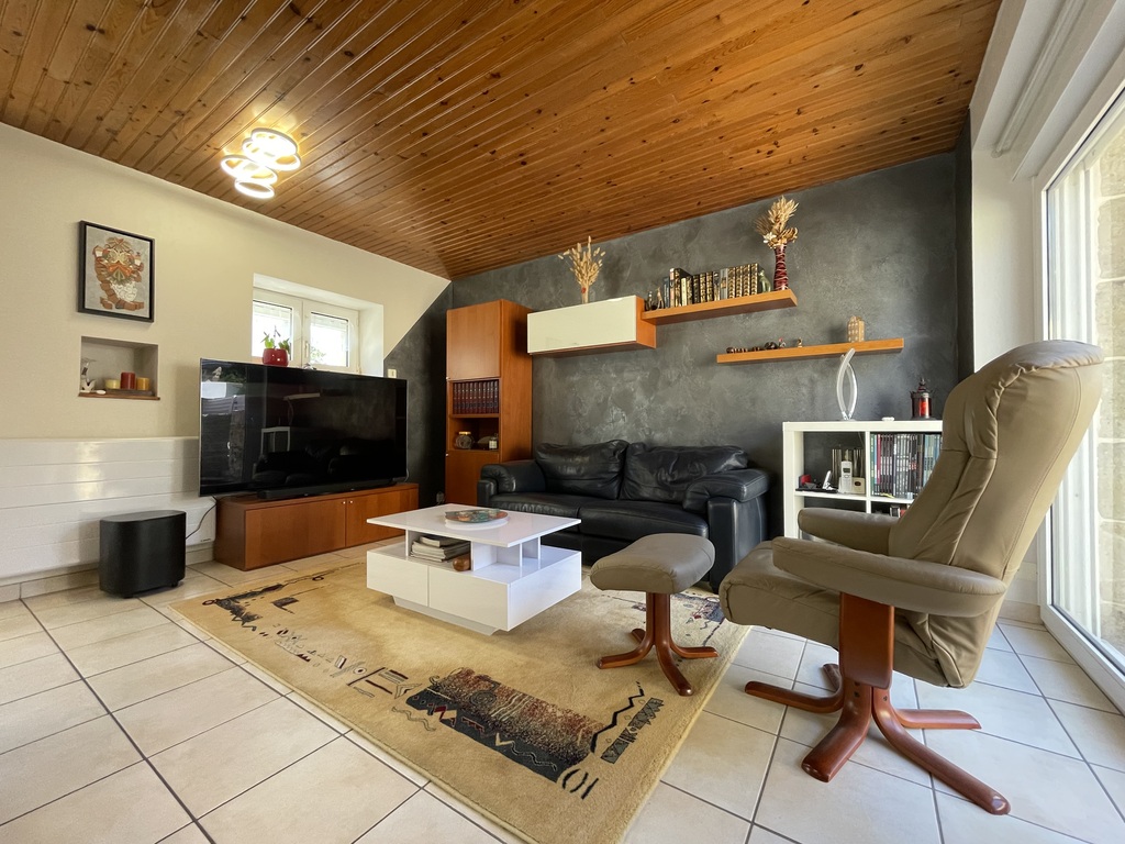 Douarnenez – Tréboul, Charmant Plain-Pied En Pierre Avec Cour & Stationnement