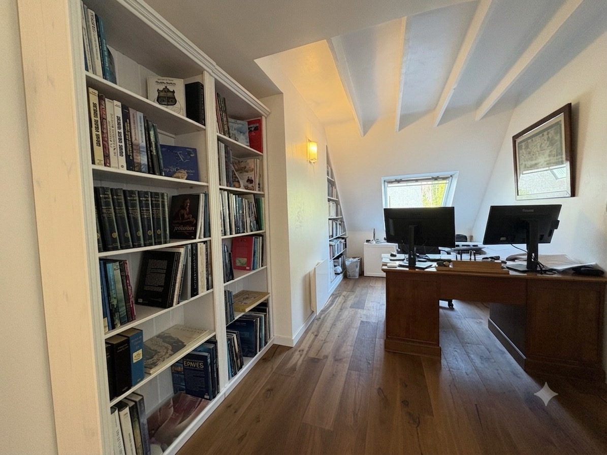 Exclusivité Agence, Fouesnant Propriété de 210 m² Sur son Terrain Arboré De 1600 m² Au Calme
