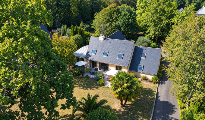 Exclusivité Agence, Fouesnant Propriété de 210 m² Sur son Terrain Arboré De 1600 m² Au Calme