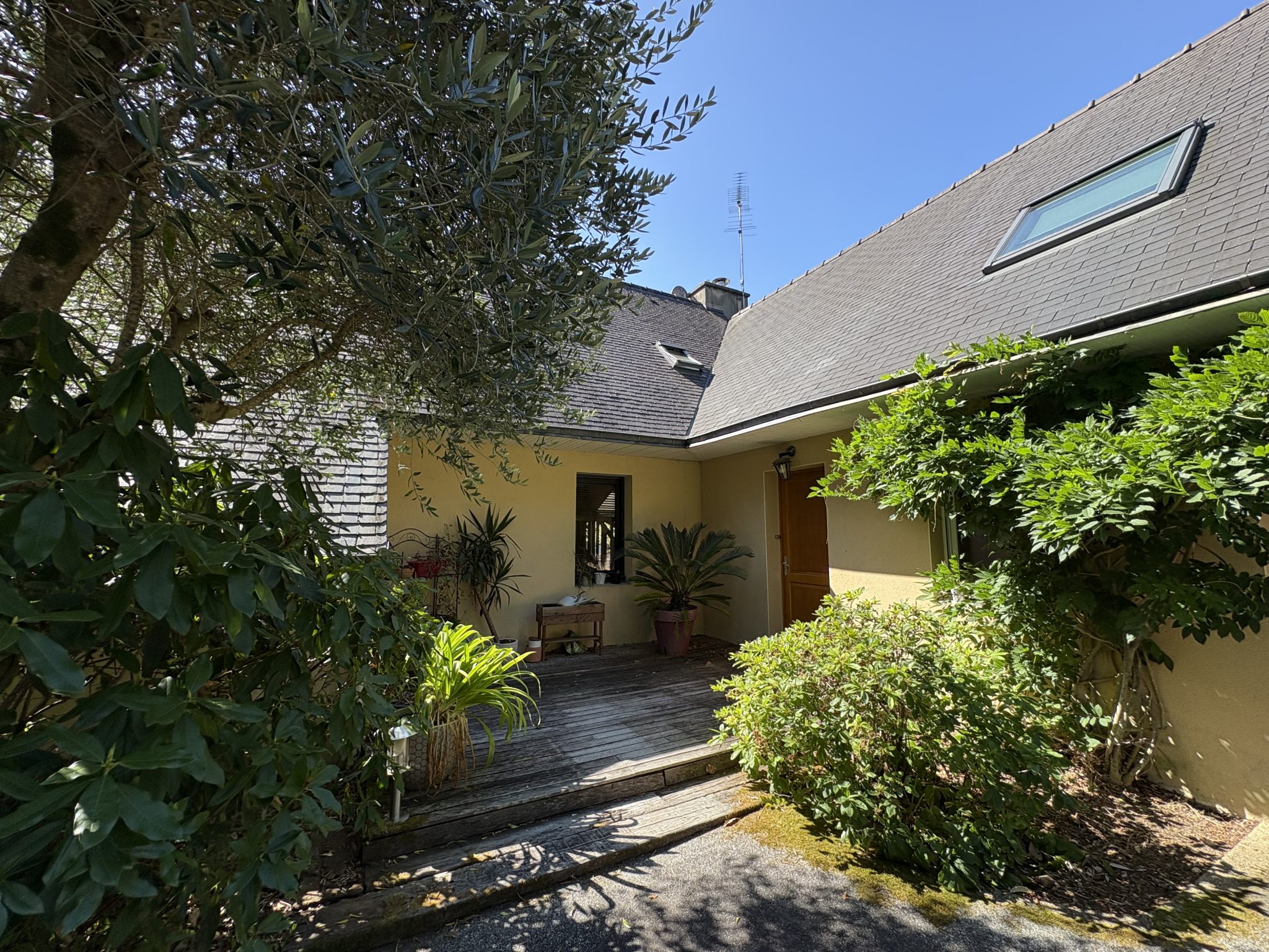 Exclusivité Agence, Fouesnant Propriété de 210 m² Sur son Terrain Arboré De 1600 m² Au Calme