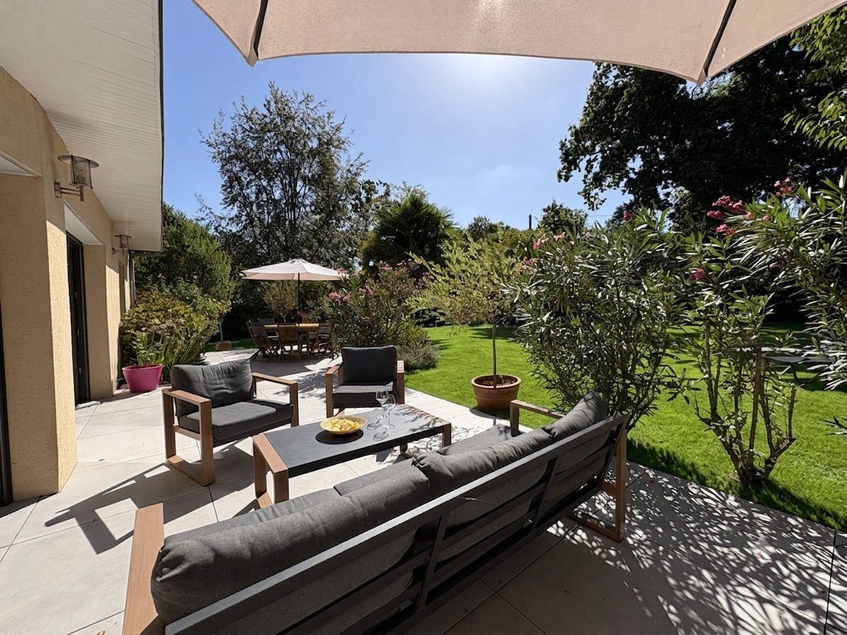 Exclusivité Agence, Fouesnant Propriété de 210 m² Sur son Terrain Arboré De 1600 m² Au Calme