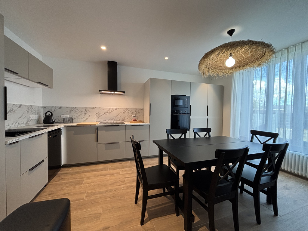 A Louer. Disponible au 1er Septembre 2026. LOCATION MEUBLEE.  Quimper, Maison Rénovée & Réhabilitée en Colocation – 4 Chambres