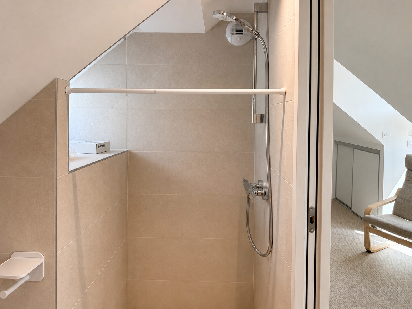 A Louer. Disponible au 1er Septembre 2026. LOCATION MEUBLEE.  Quimper, Maison Rénovée & Réhabilitée en Colocation – 4 Chambres
