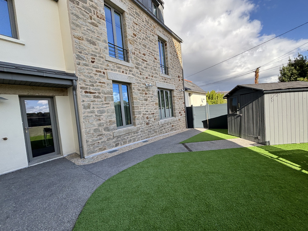 A Louer. Disponible au 1er Septembre 2026. LOCATION MEUBLEE.  Quimper, Maison Rénovée & Réhabilitée en Colocation – 4 Chambres