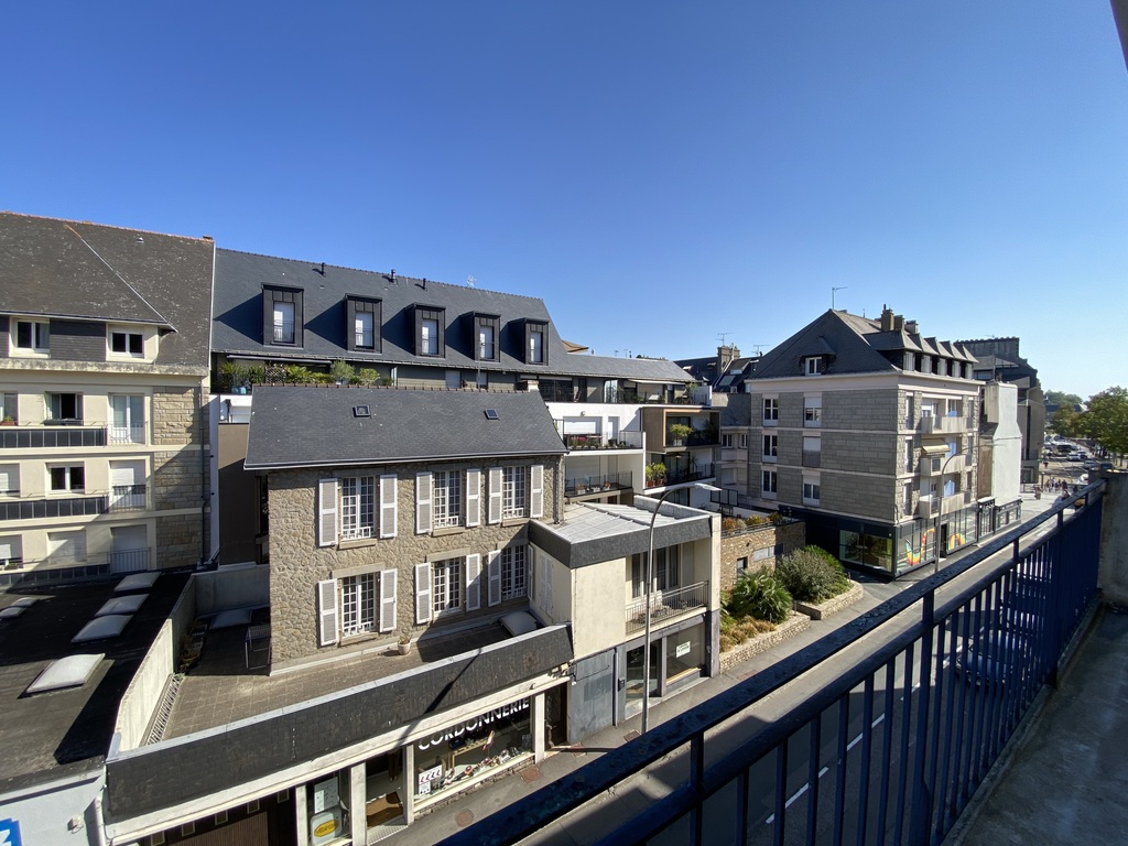 A LOUER. Disponible en 28 octobre 2026. Quimper, Un Studio de 30 m² avec Balcon !