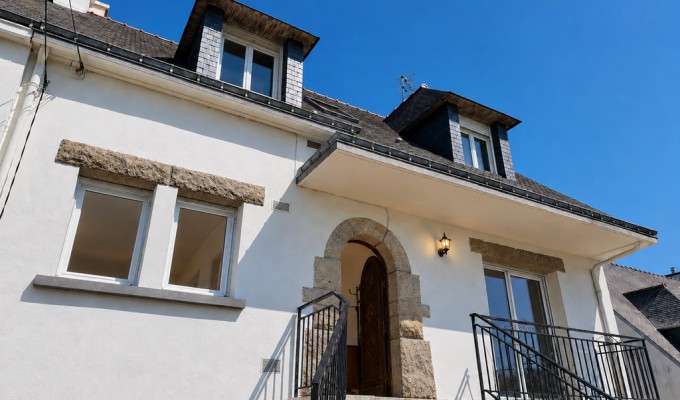 Riantec – Lumineuse Maison Familiale de 150m² Idéalement Située à Proximité du Bourg