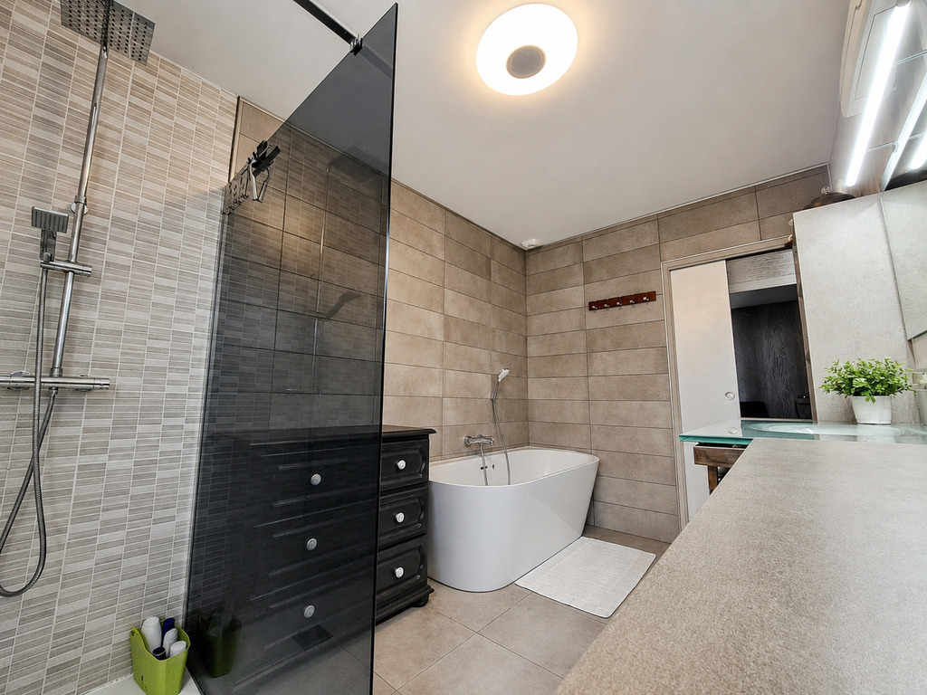 Riantec – Cubique & Chaleureuse Maison Contemporaine de 123m² & Son Jardin Paysagé