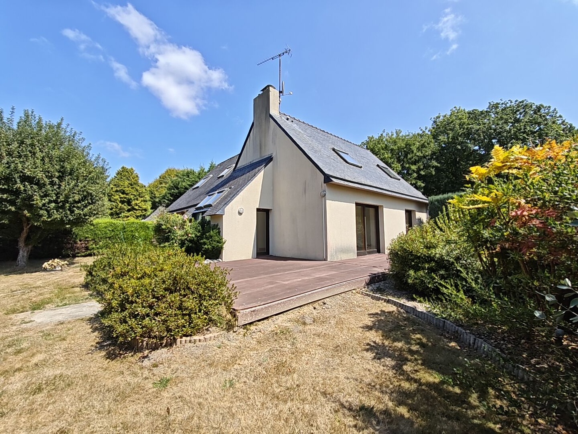 Quimper Sud. Agréable Maison Familiale sur Terrain de 1 200 m2 au Calme d’une Impasse.