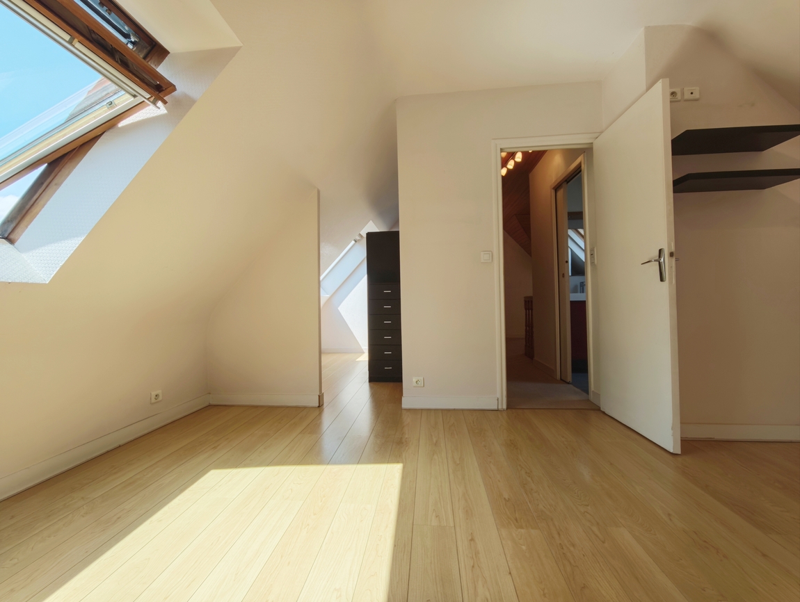 Quimper Sud. Agréable Maison Familiale sur Terrain de 1 200 m2 au Calme d’une Impasse.