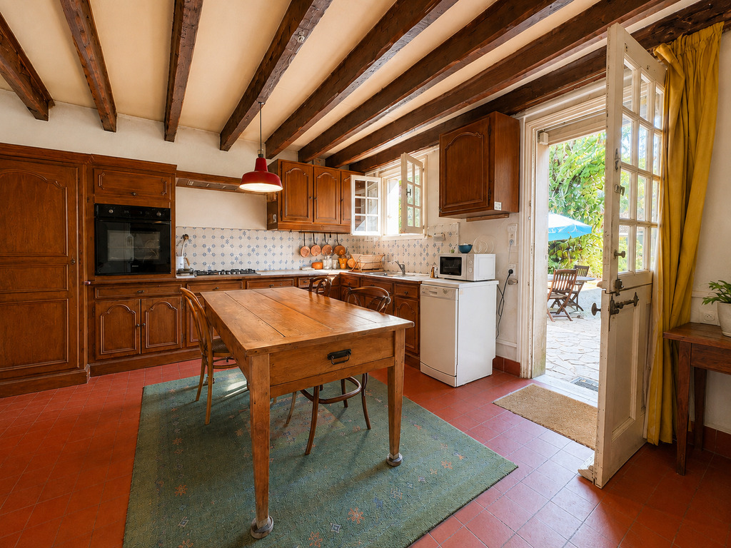 Quéven – L’Authentique Propriété En Pierre De 347 m² A Rénover Avec Dépendance & Son Terrain Arboré De 4000 m² Constructible
