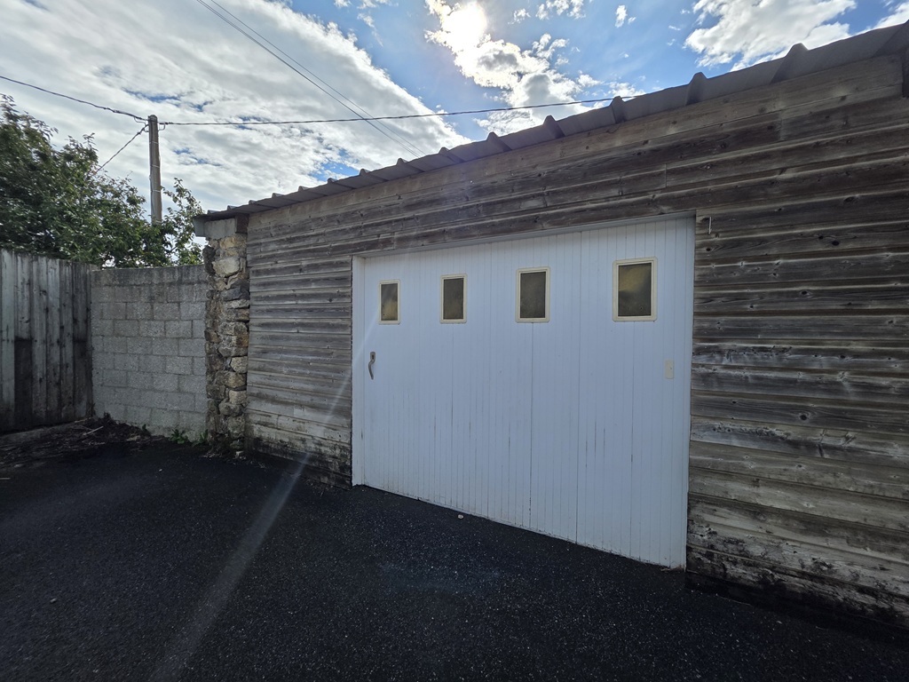 Plonéour Lanvern – Dans la Jolie Campagne, Le penty rénové 3 chambres avec Garage, Appentis & Sa cour Extérieure