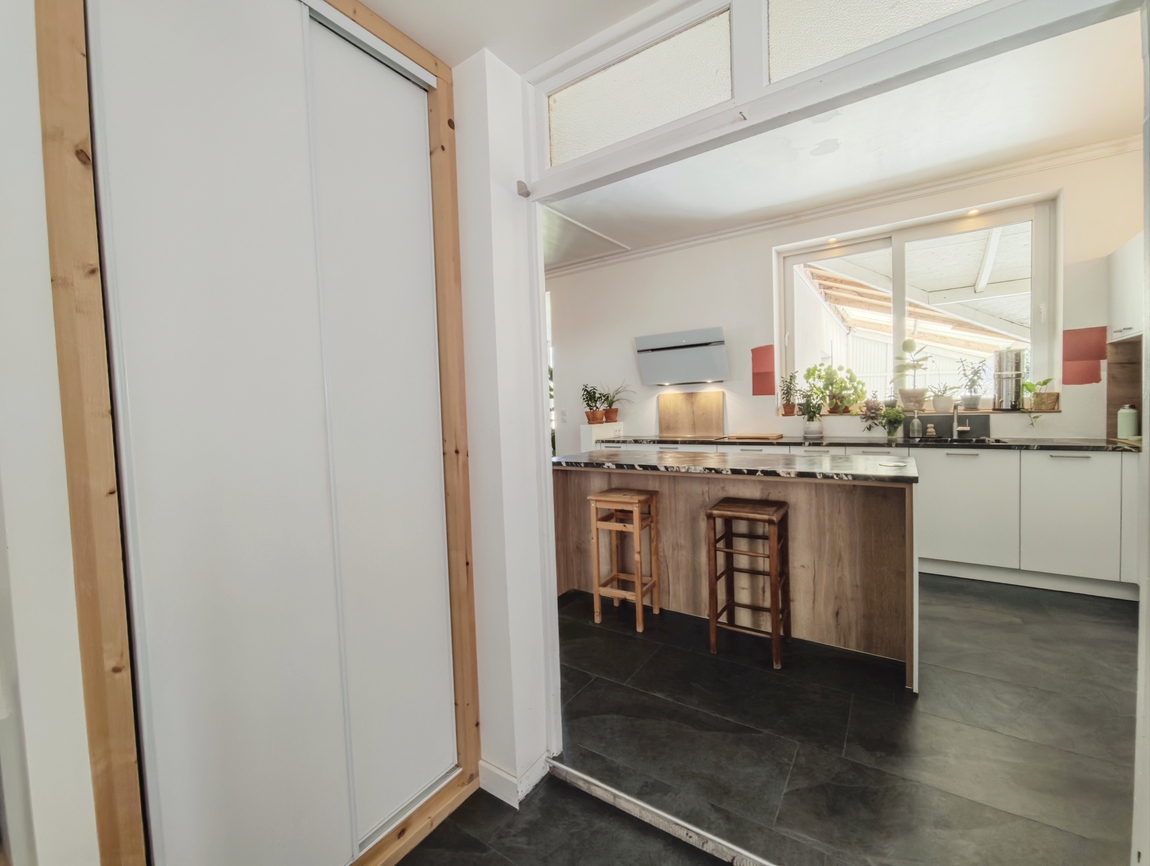 Quimper. Vaste Maison Familiale (180 m²) aux 4 Chambres,Terrasse & Grand Garage (170 m²)