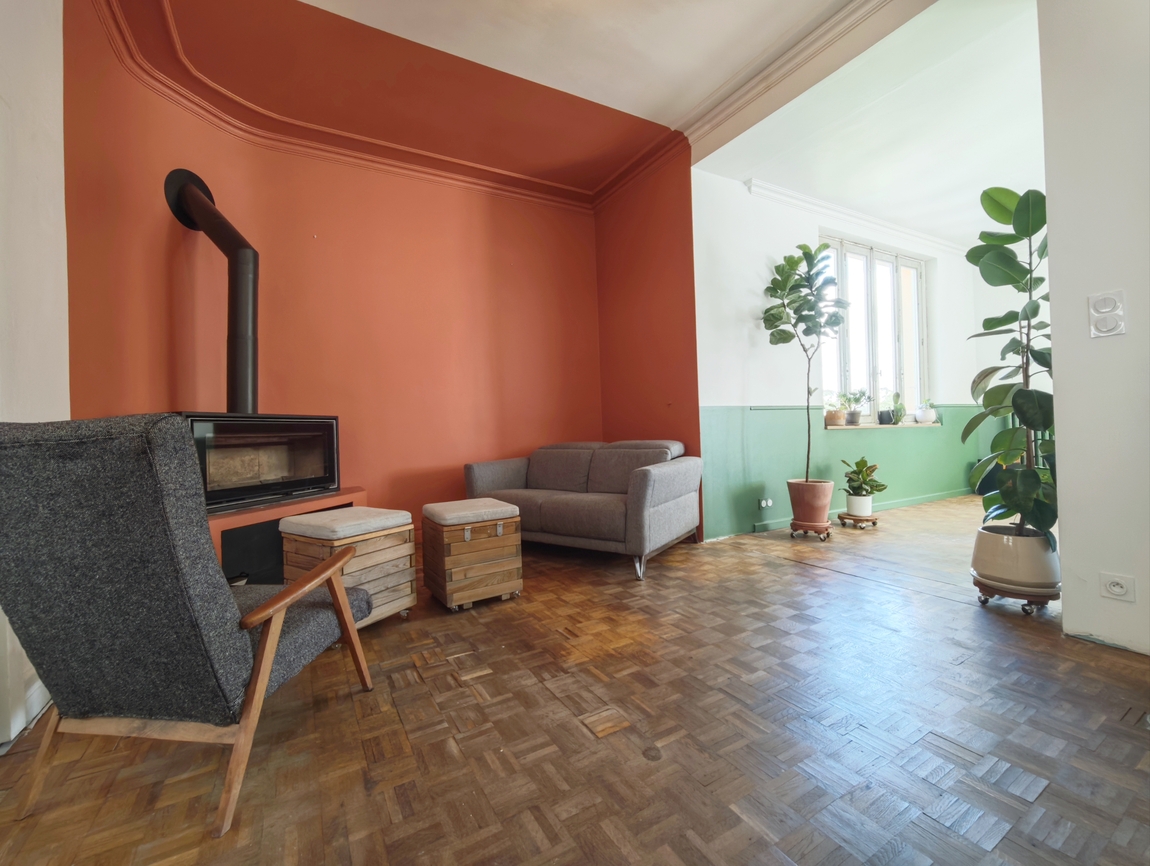 Quimper. Vaste Maison Familiale (180 m²) aux 4 Chambres,Terrasse & Grand Garage (170 m²)