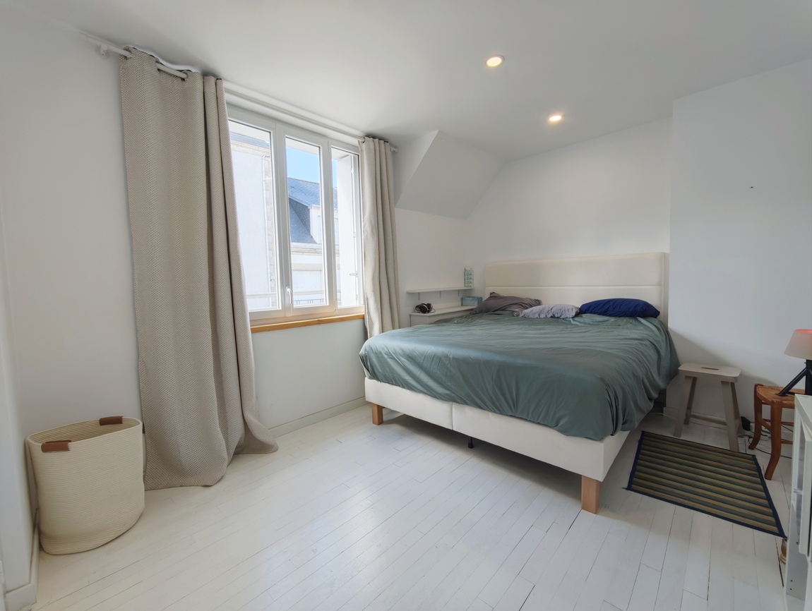 Quimper. Vaste Maison Familiale (180 m²) aux 4 Chambres,Terrasse & Grand Garage (170 m²)