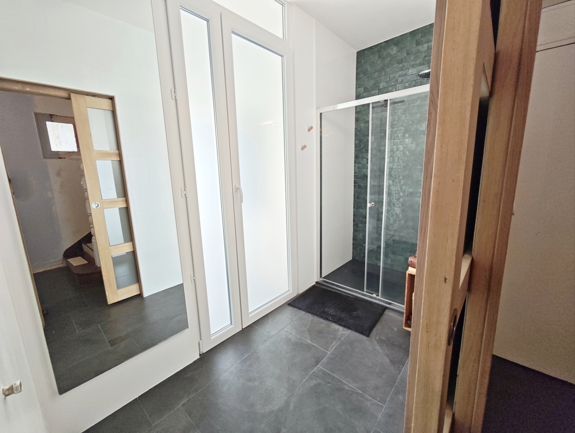 Quimper. Vaste Maison Familiale (180 m²) aux 4 Chambres,Terrasse & Grand Garage (170 m²)