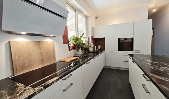 Quimper. Vaste Maison Familiale (180 m²) aux 4 Chambres,Terrasse & Grand Garage (170 m²)