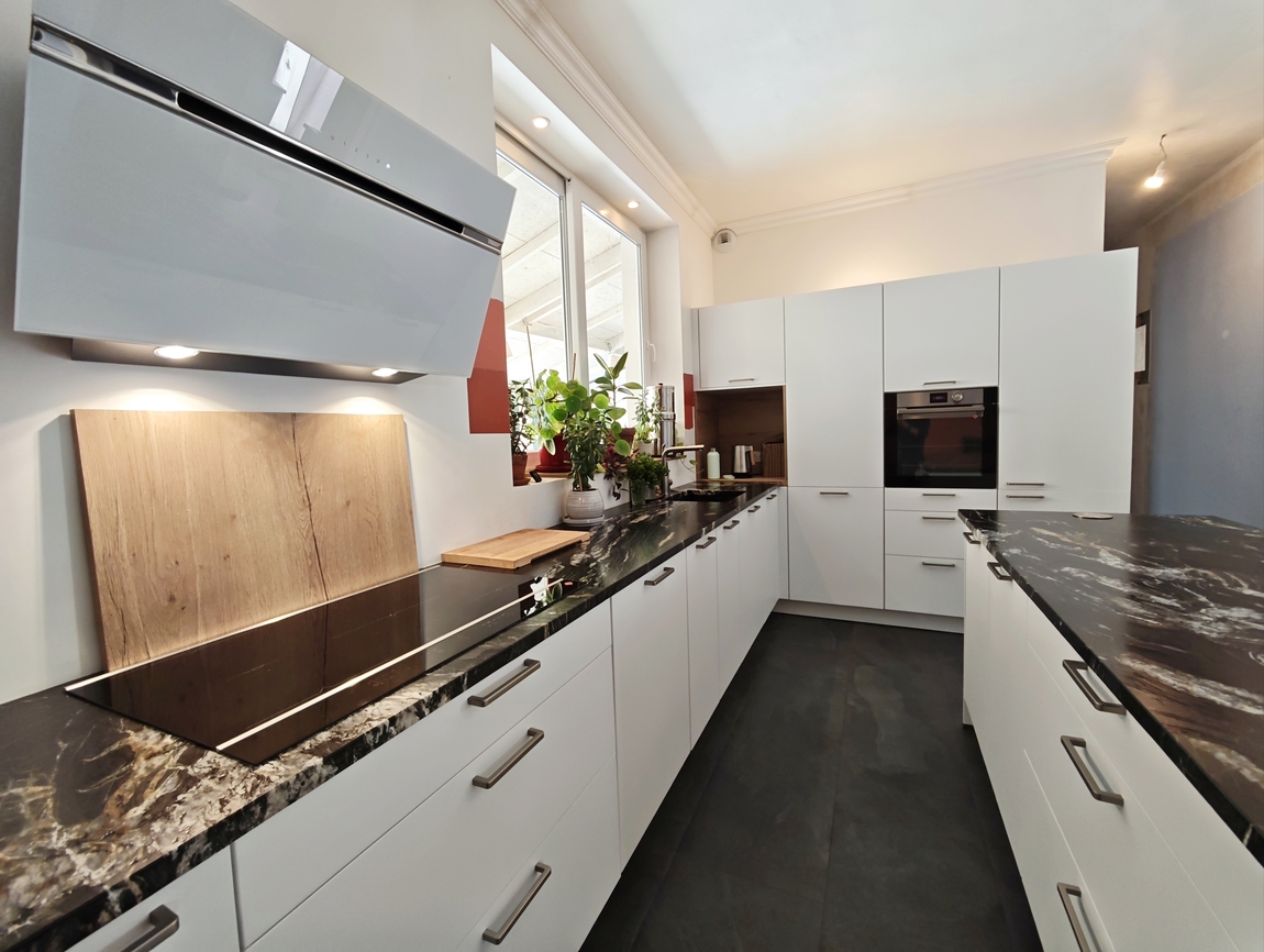 Quimper. Vaste Maison Familiale (180 m²) aux 4 Chambres,Terrasse & Grand Garage (170 m²)